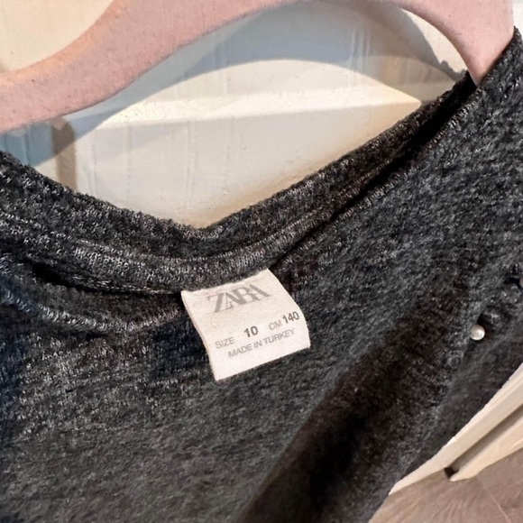 SALE!!! Zara Tops for Girls. Get all 4 tops for price of 1! - Picture 7 of 9